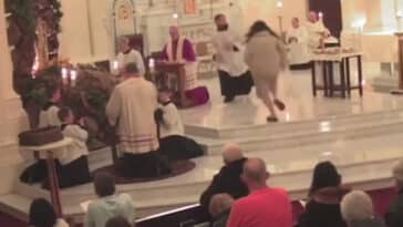 Man attacks priest during Washington prayer service