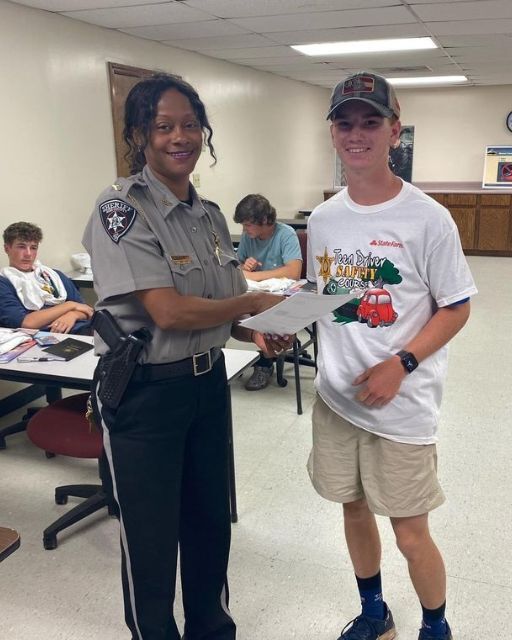 I FAILED MY DRIVING TEST—BUT THE OFFICER GAVE ME SOMETHING I DIDN’T EXPECT
